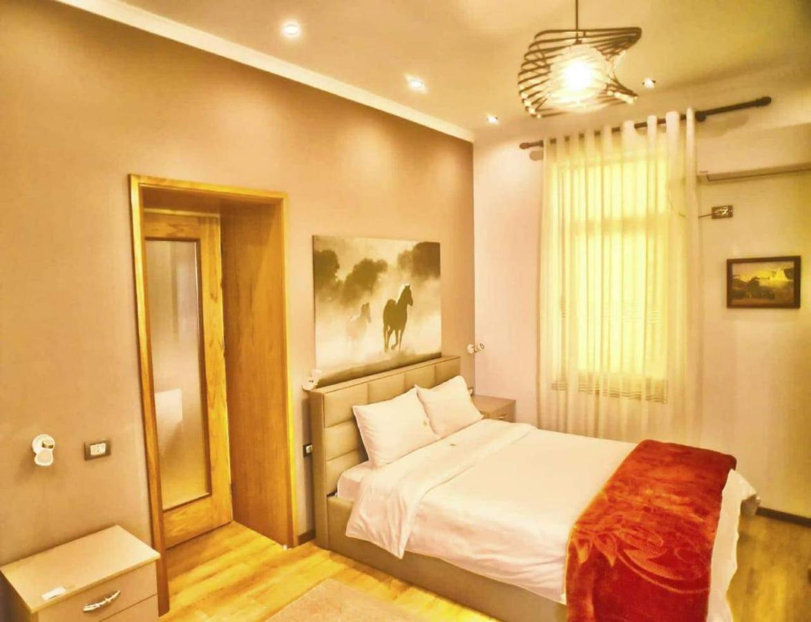 Hotel Bujtina Bicolli Korce Eksteriør billede