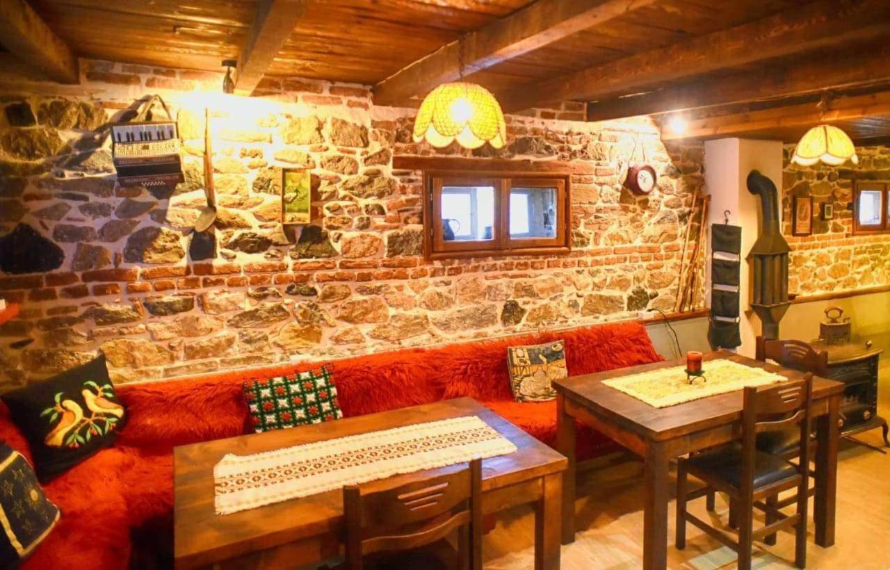 Hotel Bujtina Bicolli Korce Eksteriør billede